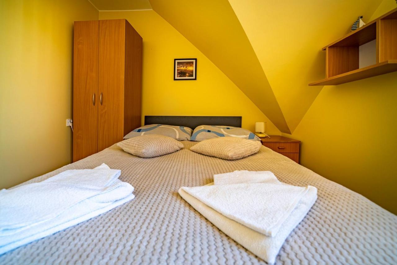 Bronisia Jastarnia Apartment ภายนอก รูปภาพ